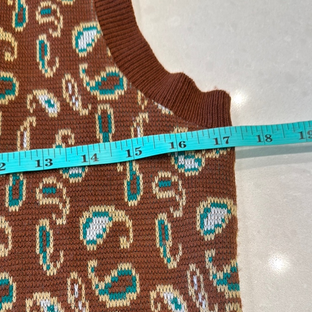 Elegant Brown Patterned V-Neck Sweater Vintage Co… - image 2